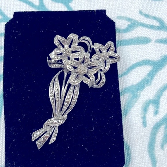 Vintage Marcasite and Silver Bouquet Brooch - Picture 3 of 5